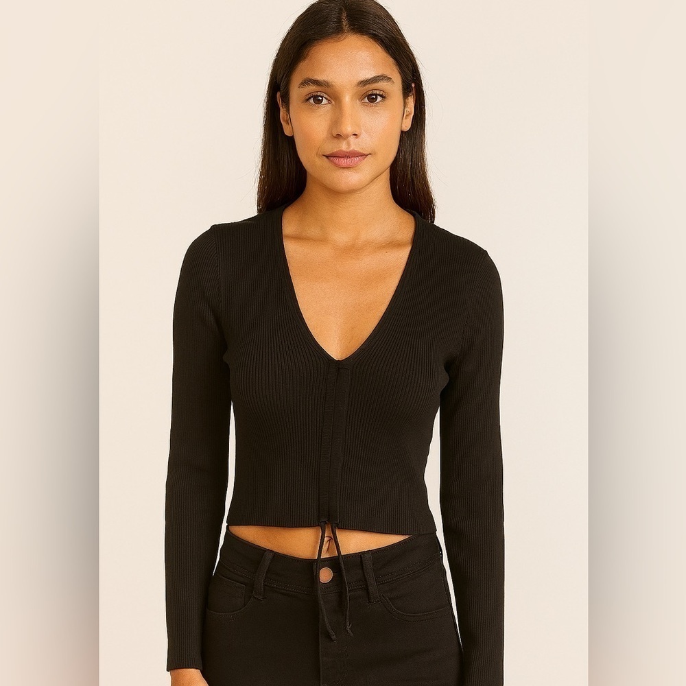 EUC Black Urban Outfitters V-Neck Ribbed Women's LS Top Size Medium (E3